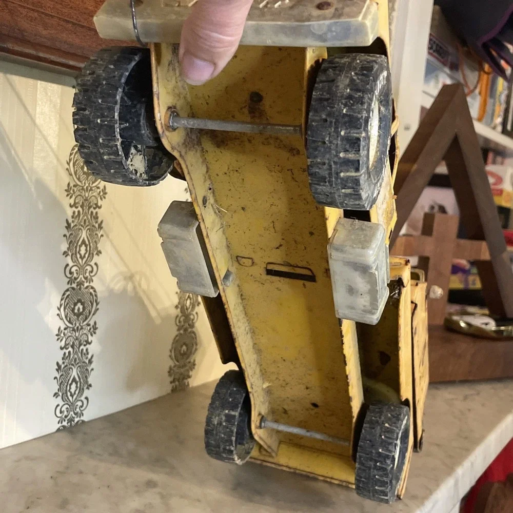 Nylint Road Builders 1950s 1960s Yellow Metal Steel Crane WORKING Distressed
